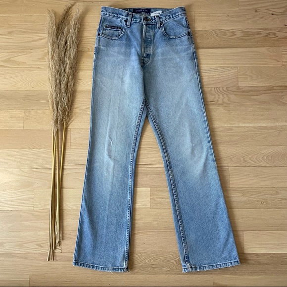 Vintage Made in Canada | Flared High Rise Jeans | size 27 - Picture 4 of 11